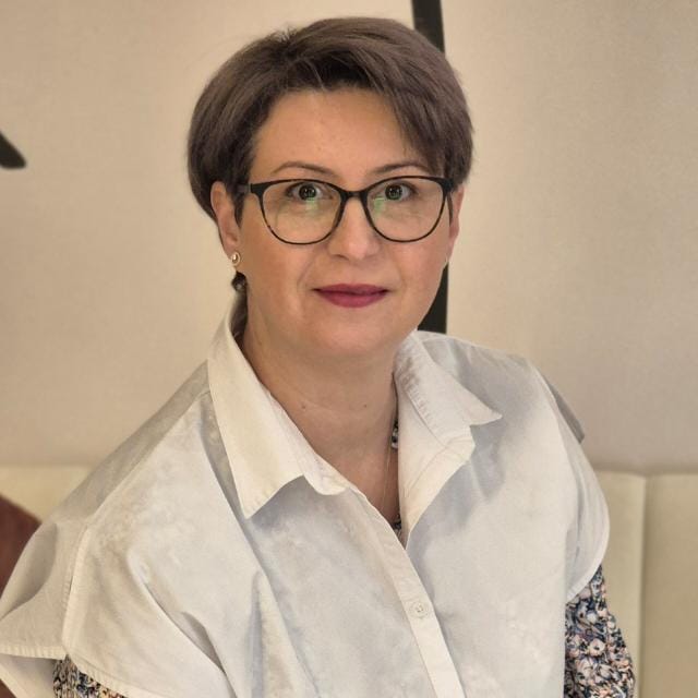 Dr. Elena Rusu